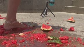 Watermelon crush in real time and slow motion