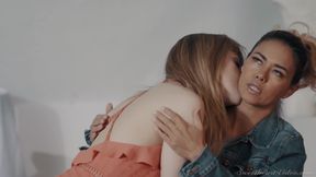 Tempting lesbo and straight fabulous porn clip