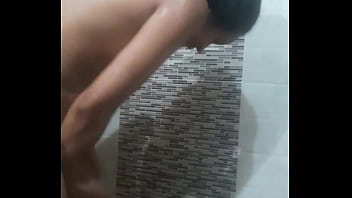 Momentos con mi hermanastra solos en casa.
