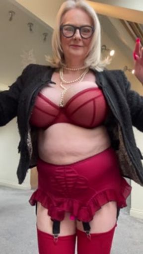 Big boob bouncing and curvy naked ass