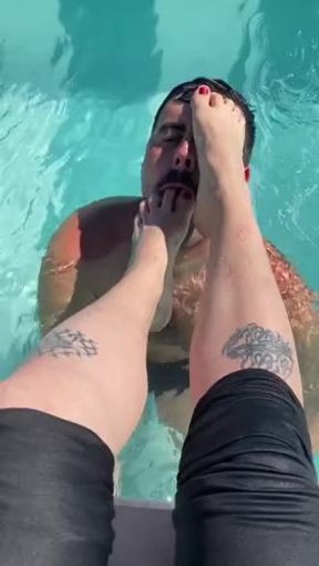 Verano ahogadillas en la piscina