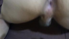 Linda boneca dotada sendo sarabulhada por garot&atilde_o da pica grande e grossa