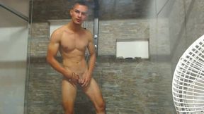 Thomas Parker Shows Off Body in the Shower