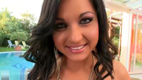 Jocelyn Lioness bikini masturbation