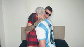 arrombei o cu da putinha e ela ainda pediu pra eu gozar na sua bunda.