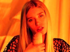 Freya Mayer Teases Herself With Her Favorite Dildo in