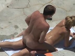 Fremde Frau spontan am Strand gefickt