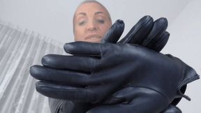 Una sadica in incognito - An undercover sadist ( 1 PART MP4 - MOBILE VERSION )