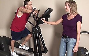 Wankz- cougar jade jamison loves her warm facial