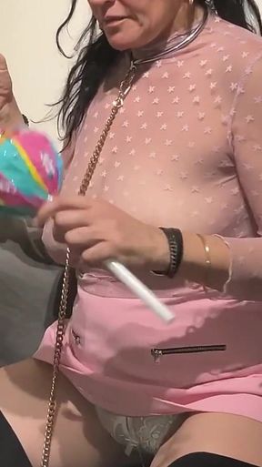 Lady Oups Shoves a Lollipop Into Her Pussy