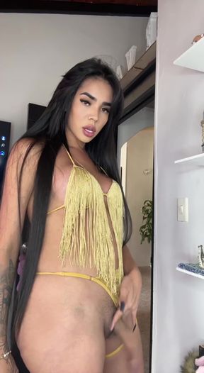Female Onlyfans Model in Curvy Body