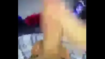 Me masturbo solo en casa