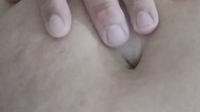 She fingers my belly button completly naked