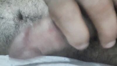 macho peludo gozando para amante gay