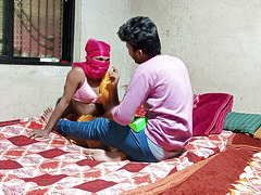 mubai pooja shimel was given a gift by her boyfriend so