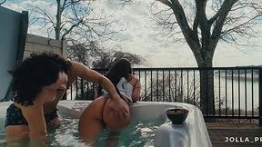 Outdoor Jacuzzi sex with an Amatuer couple