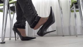 heels the pants the table 2Sb