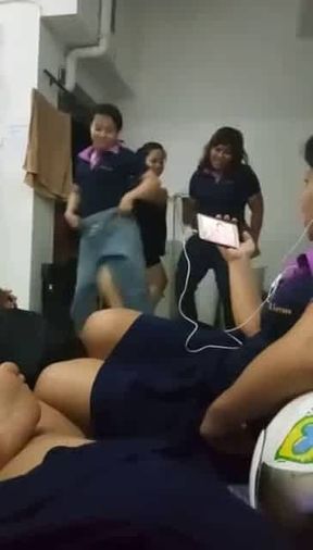 Indonesia friends sex.  (Malay Language) KAHWIN DAH MUAK.