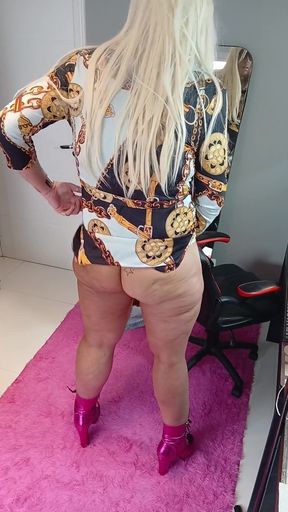 Tiny Dress &amp; Lots of Oil: 23 Minutes Leading to the Perfect Finish