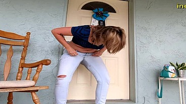 Ayla Aysel wetting tight pants outside omorashi