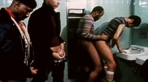 Gay Orgy : 8 men in the bathroom