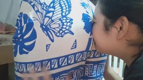 My friend's farts are smelly but delicious.