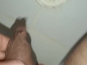 pissing desesperado en ropa interior,como una puta sucia