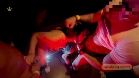 enchi a casada safada de leite na balada na frente do corno manso - personal pauzudo, comedor de casadas safadas, fodeu a safada na balada, fez o corno manso gravar e encheu ela de porra.