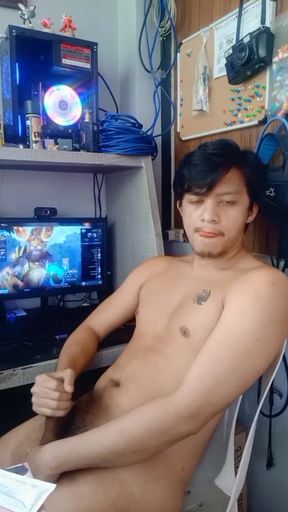 Gaming boy decides to get naked and shoot his hot load