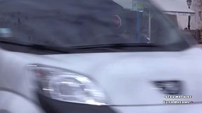 exhibition en public et masturbation devant l autoroute voici une video d ...