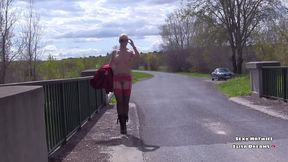 exhibition en public et masturbation devant l autoroute voici une video d ...