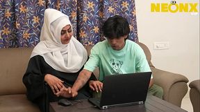 Hijab girl caught by her boyfriend masturbating