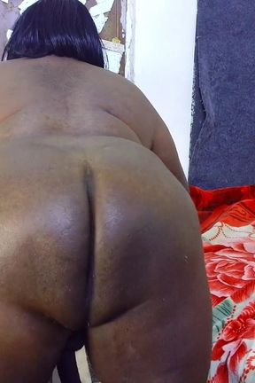 Thick Ebony Body Tease &amp; Ass Shake