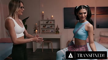 TRANSFIXED - Nearsighted Masseuse Kenna James&#039_s Sensual Touch Turns On Famous Influencer Zariah Aura