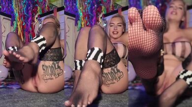 Birthday Exclusive Rubbing Pussy and Sucking Fishnet Stockings Feet
