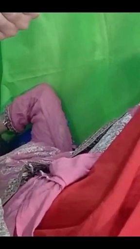 Hot Parosan Muslim Bhabhi Used to Play with My Indian Fat Cock