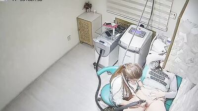 Security camera films MILF while being waxed in beauty salon
