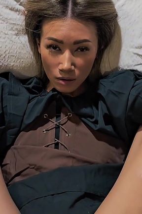 Fucked a Beautiful Elf in the Ass and Fed Her Sperm in Her Lair