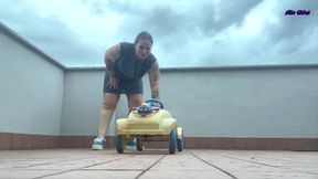 KICKS FOR A VINTAGE TOY CAR - CALCI PER UN'AUTO GIOCATTOLO