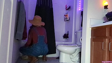 Farmer Girl Sage Eldritch in Overalls Peeing [Voyeur]