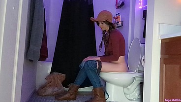 Farmer Girl Sage Eldritch in Overalls Peeing [Voyeur]