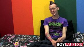Punk rock twink Chris Jett masturbates and cums