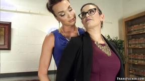 ”TBabe lawyer anal fucks MILF client”