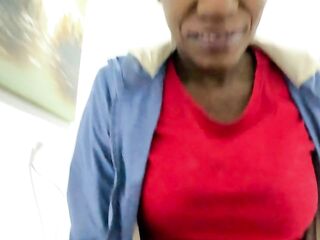 Quickie in Angola previous to the taxi pick us up.