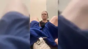 Nurse fists pussy in park bathroom on supper break!