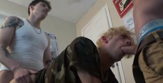 Slutty guy gets messy during a gangbang session