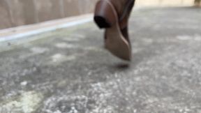 Kahina debuts her new cowboy boots.