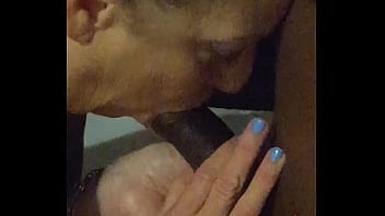 Slutwife Carol deepthroating black friend from AFF