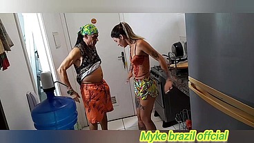 Bea cherry foi na minha casa me fazer uma visita e rolou sexo na visita com sexo anal.