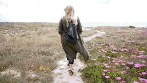 Walk by the sea AVI (1920x1080) FHD